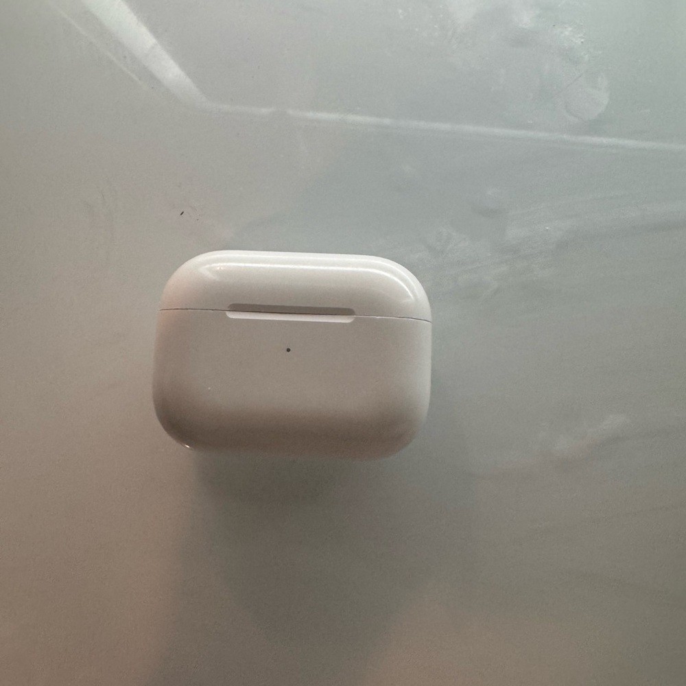 hi!! selling my authentic AirPods pros 1st gen. nothing wrong with them.
